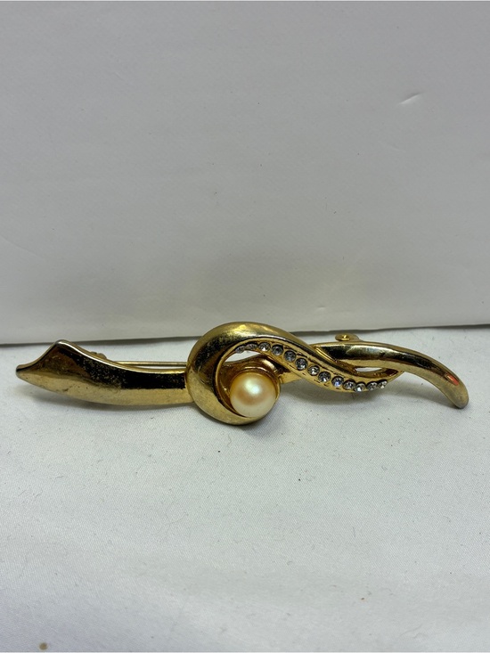 Jewelry - Vintage Faux Pearl Ribbon Brooch Crystal Rhinestone Gold Tone 1980s 3”